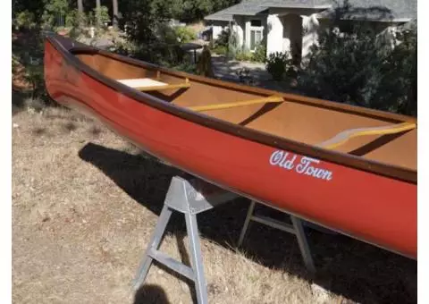 SOLD - Classic Old Town Canadienne 17' Canoe
